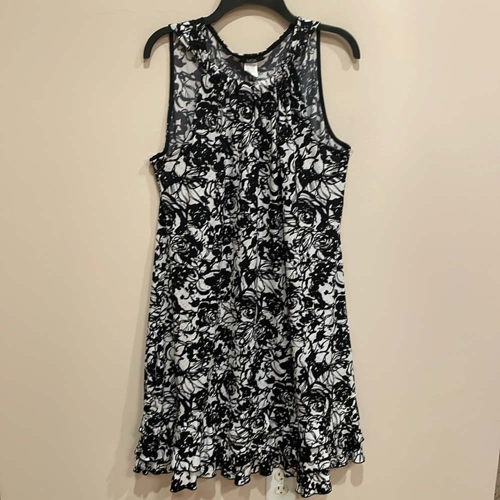 MSK Dress - Black and White Sleeveless Dress w/B&W sequence - Size 14